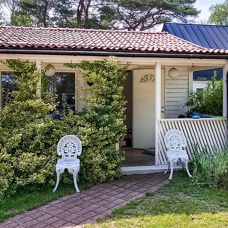 1 Bedroom Amazing Home In Hoellviken Ngoại thất bức ảnh