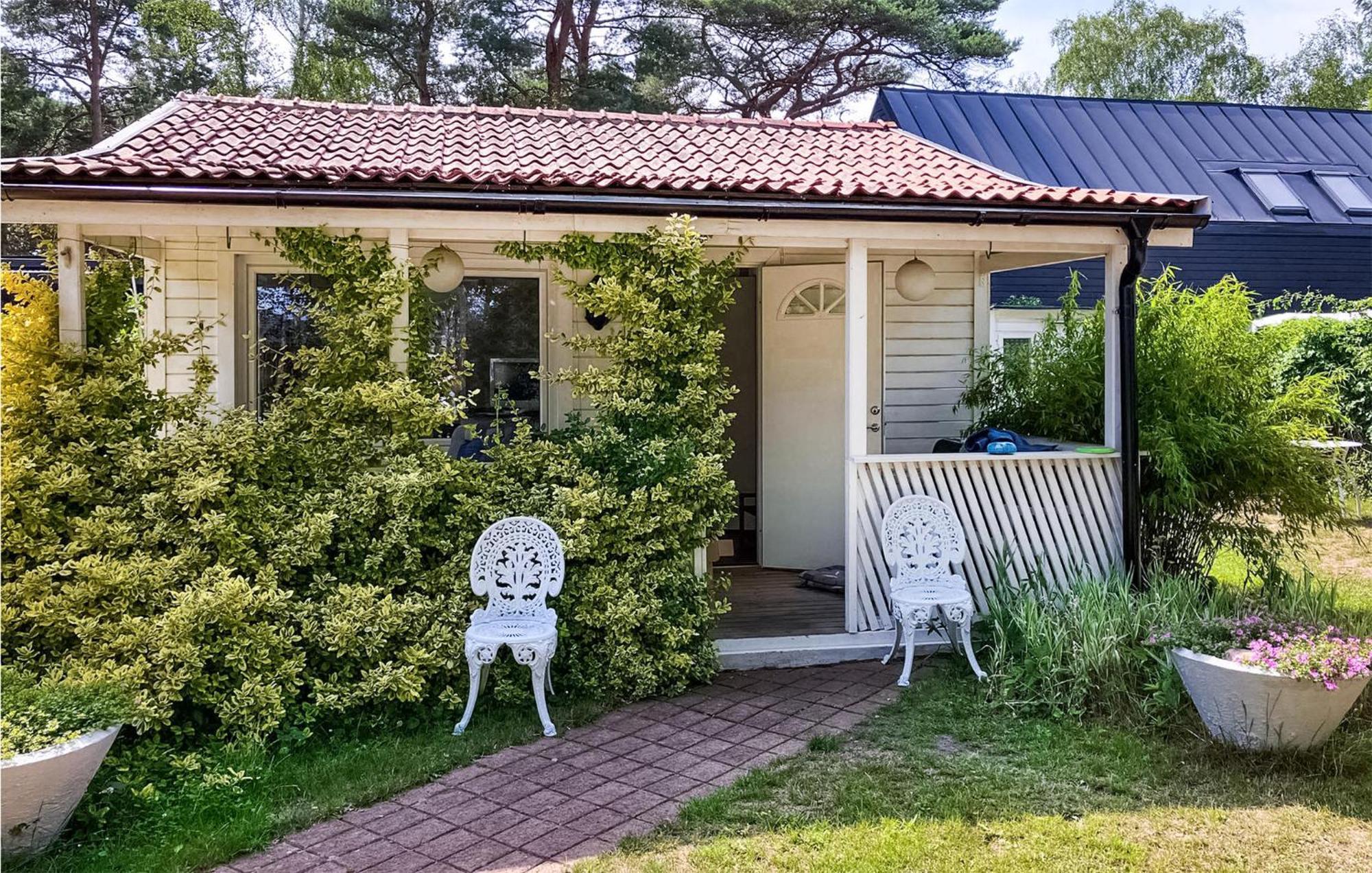 1 Bedroom Amazing Home In Hoellviken Ngoại thất bức ảnh