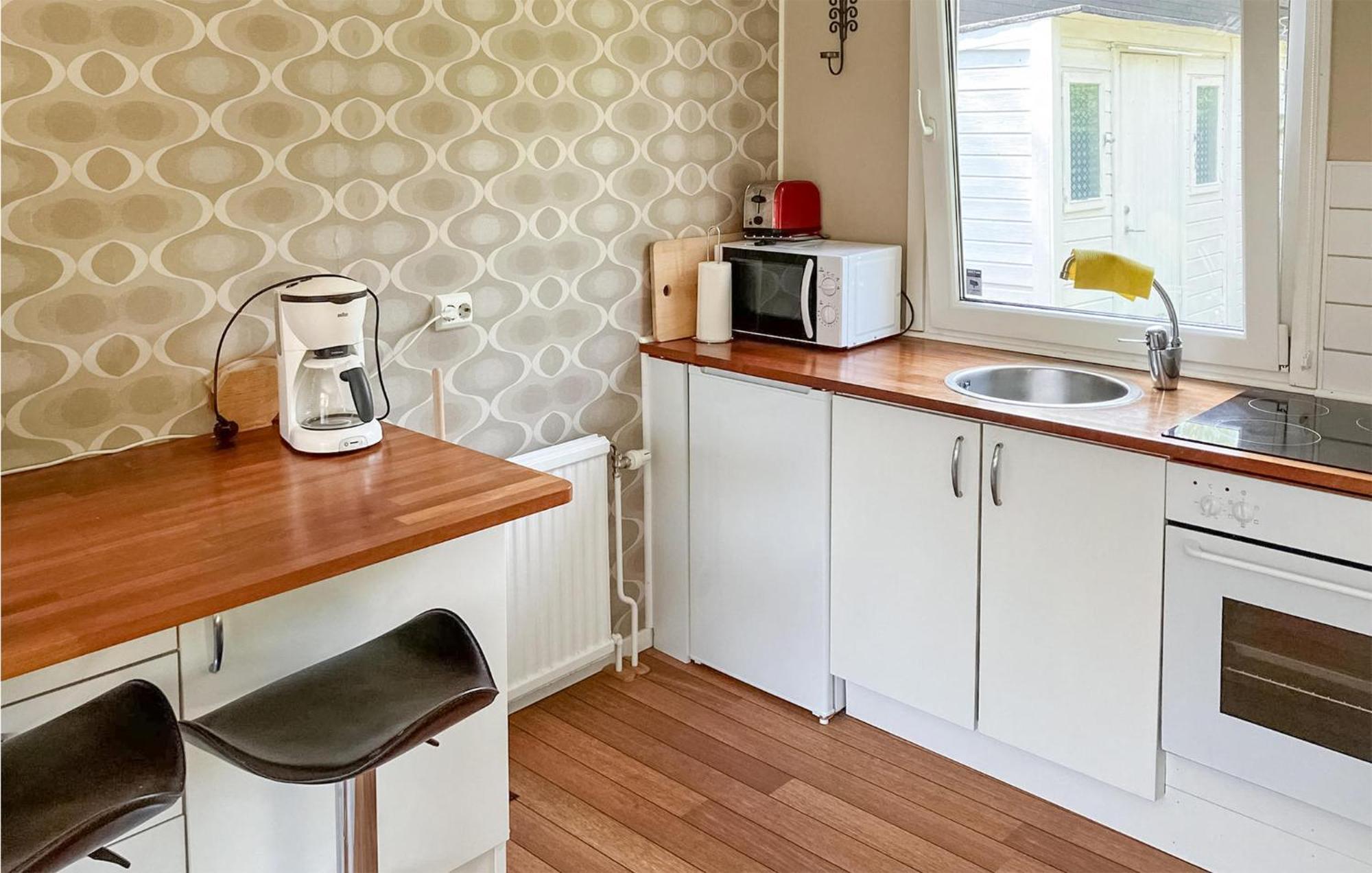 1 Bedroom Amazing Home In Hoellviken Ngoại thất bức ảnh